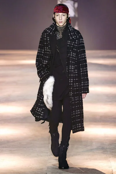 Look 31